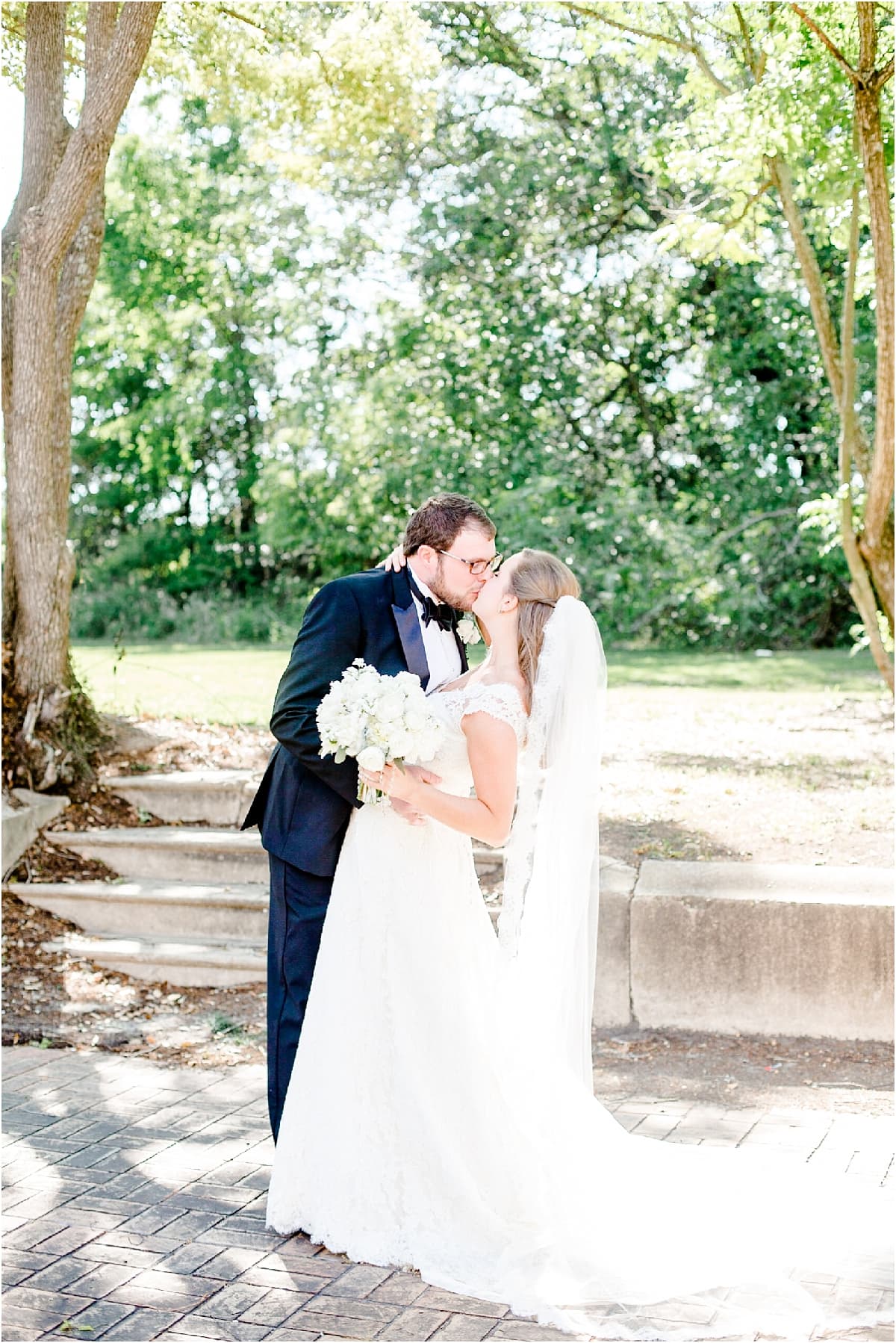 Mobile Outdoor Wedding Photographer