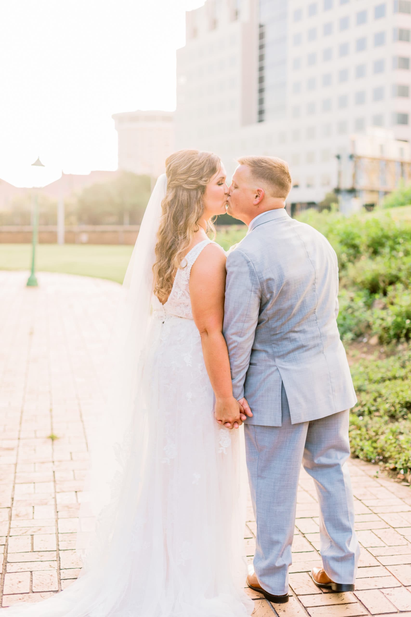 Fort Conde Inn Wedding in Mobile, Alabama — Jennie Tewell Photography