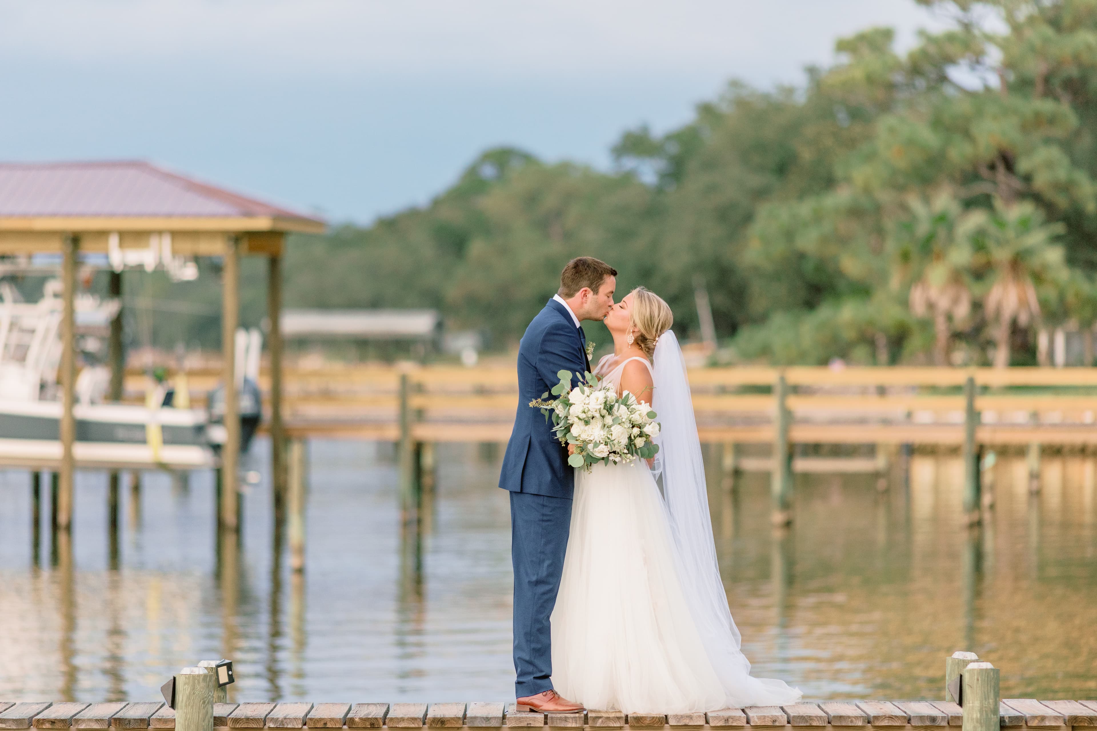 Gulf Breeze, Florida Wedding at Bayfront Lodge and Cabin — Jennie Tewell Photography