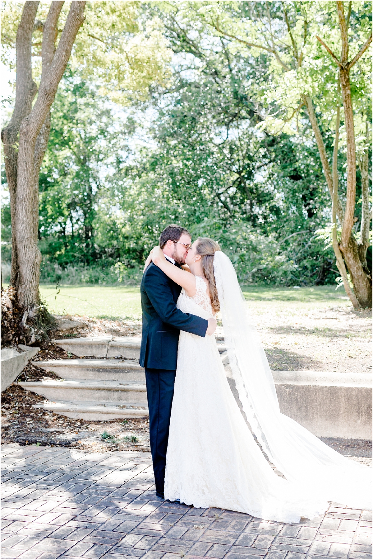 Mobile Outdoor Wedding Photographer