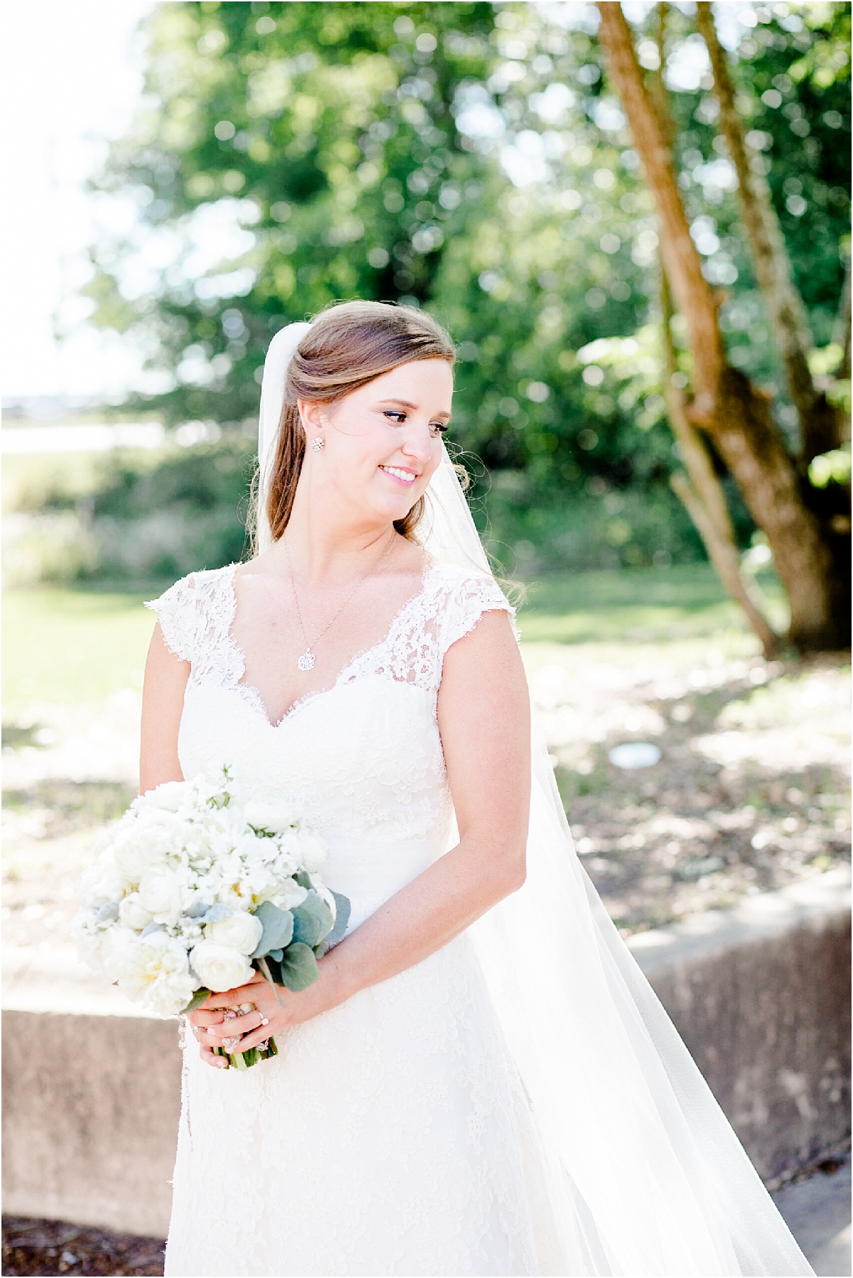Mobile Outdoor Wedding Photographer