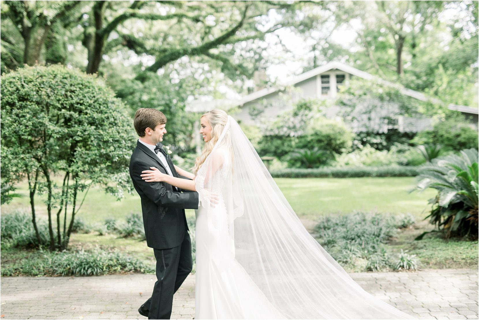 Mobile Alabama Wedding Photographer Jennie Tewell Photographer Cathedral of Immaculate Conception Richards DAR House Alabama Wedding Photographer 0009